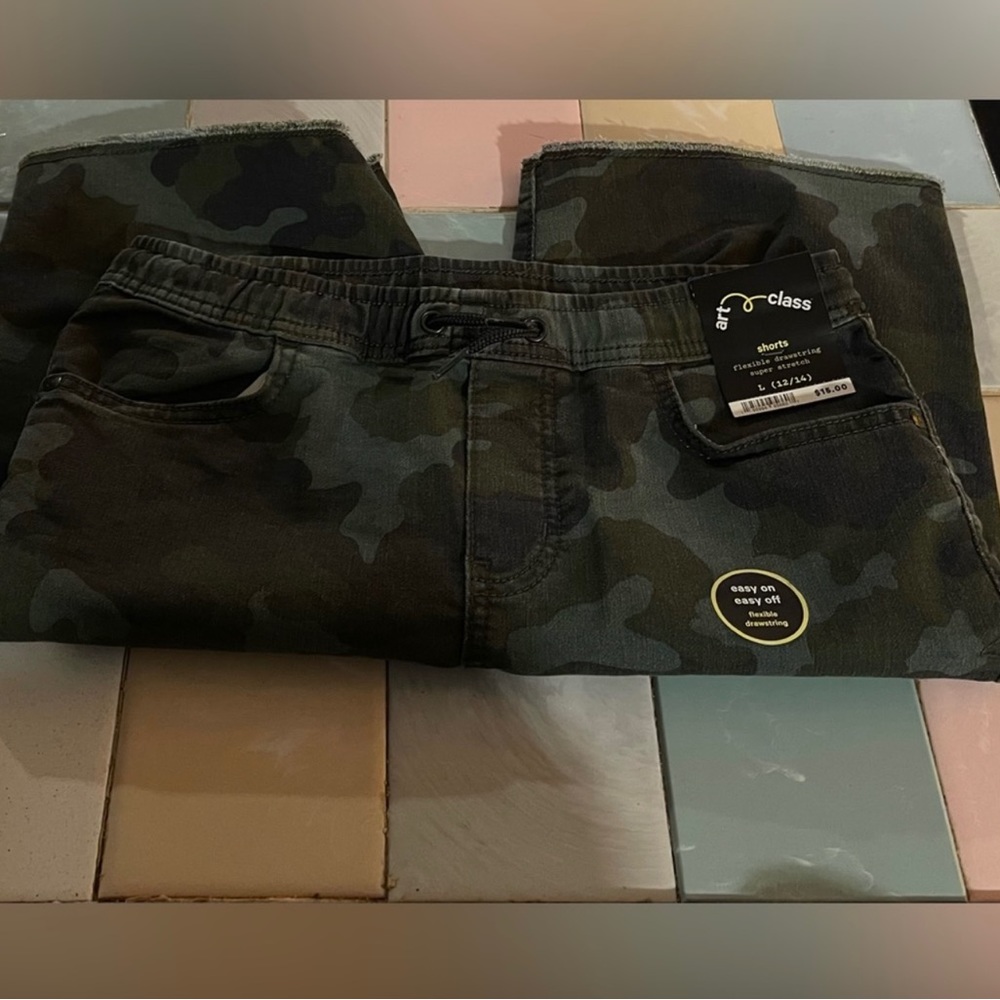 (2) Pairs NWT Art Class Shorts, Boys Size Large